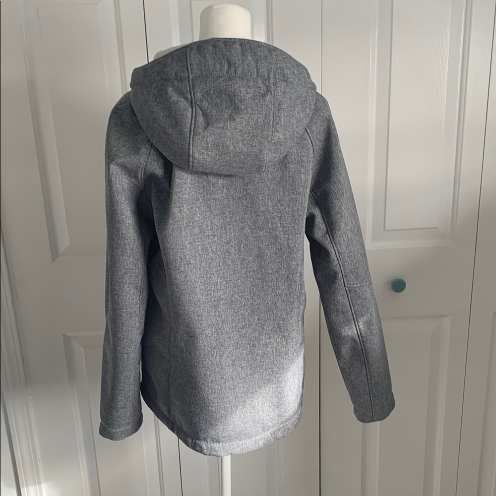 Kirkland Signature Gray Utility Jacket with High Collar and Fitted Silhouette - Picture 2 of 3